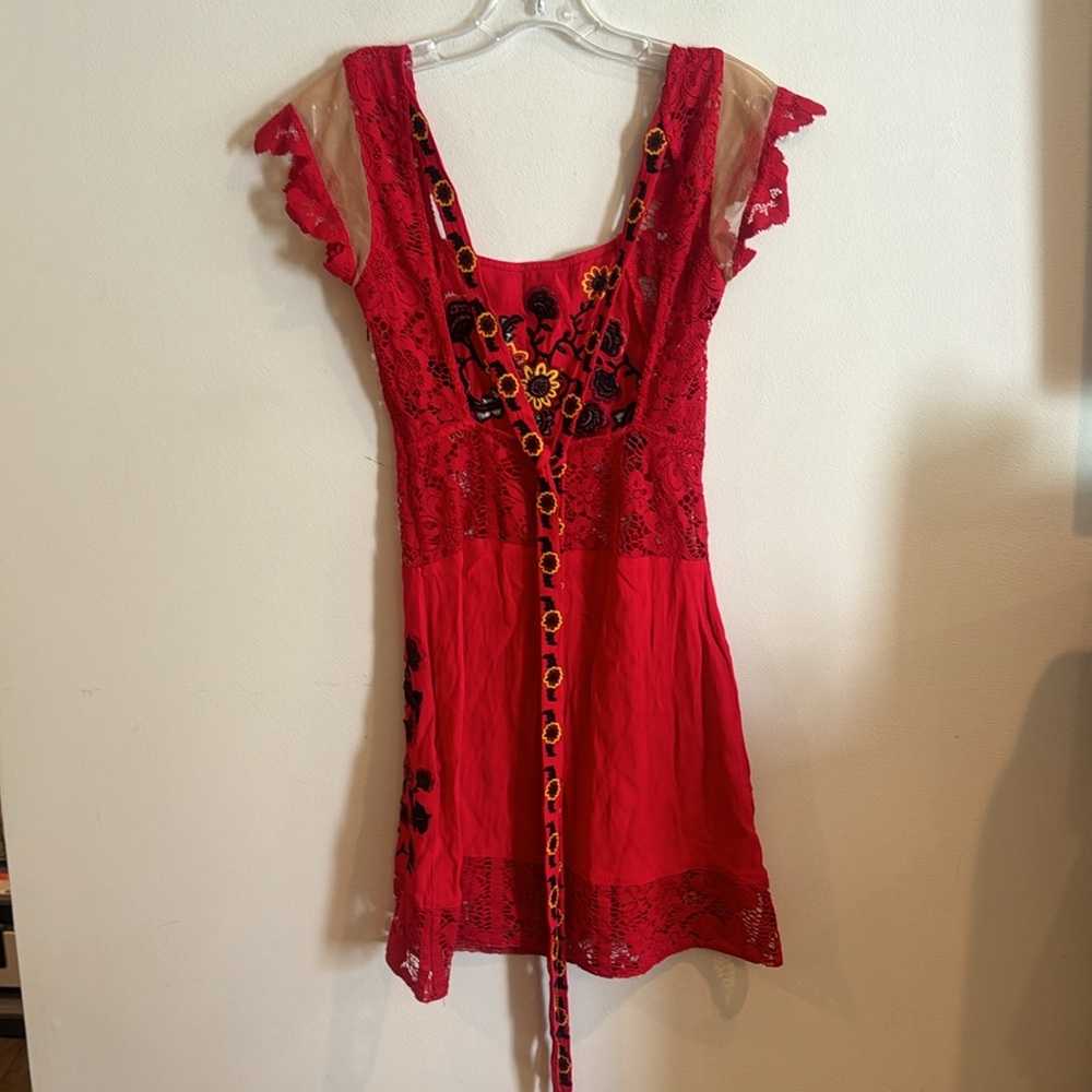 For love & lemons red embroidered dress‎ with sheer sleeves - Picture 5 of 7